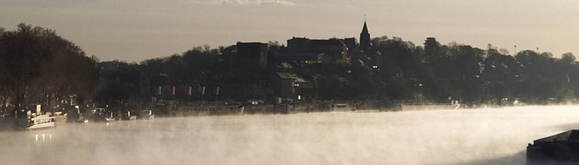 Conflans dans la brume